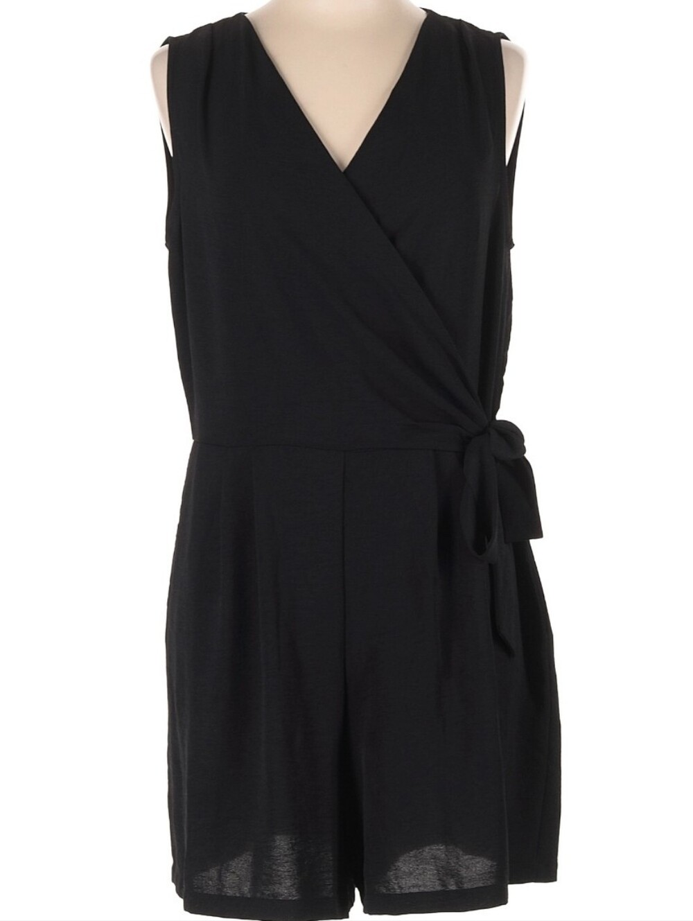 NWT Emma & Michele Sleeveless Solid Surplice Neck Romper, L, Black
